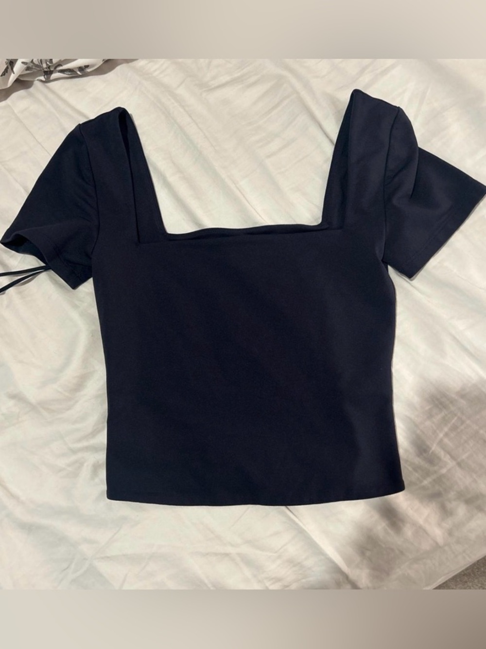 Aritzia Babaton Contour navy blue square neck top